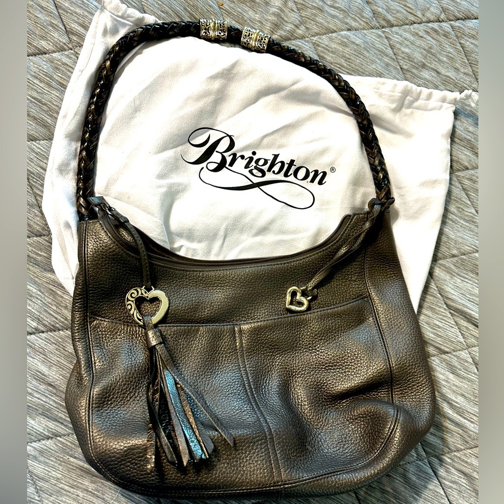 Amazingly cute Brighton purse. Very little wear. one of my favorite bags.